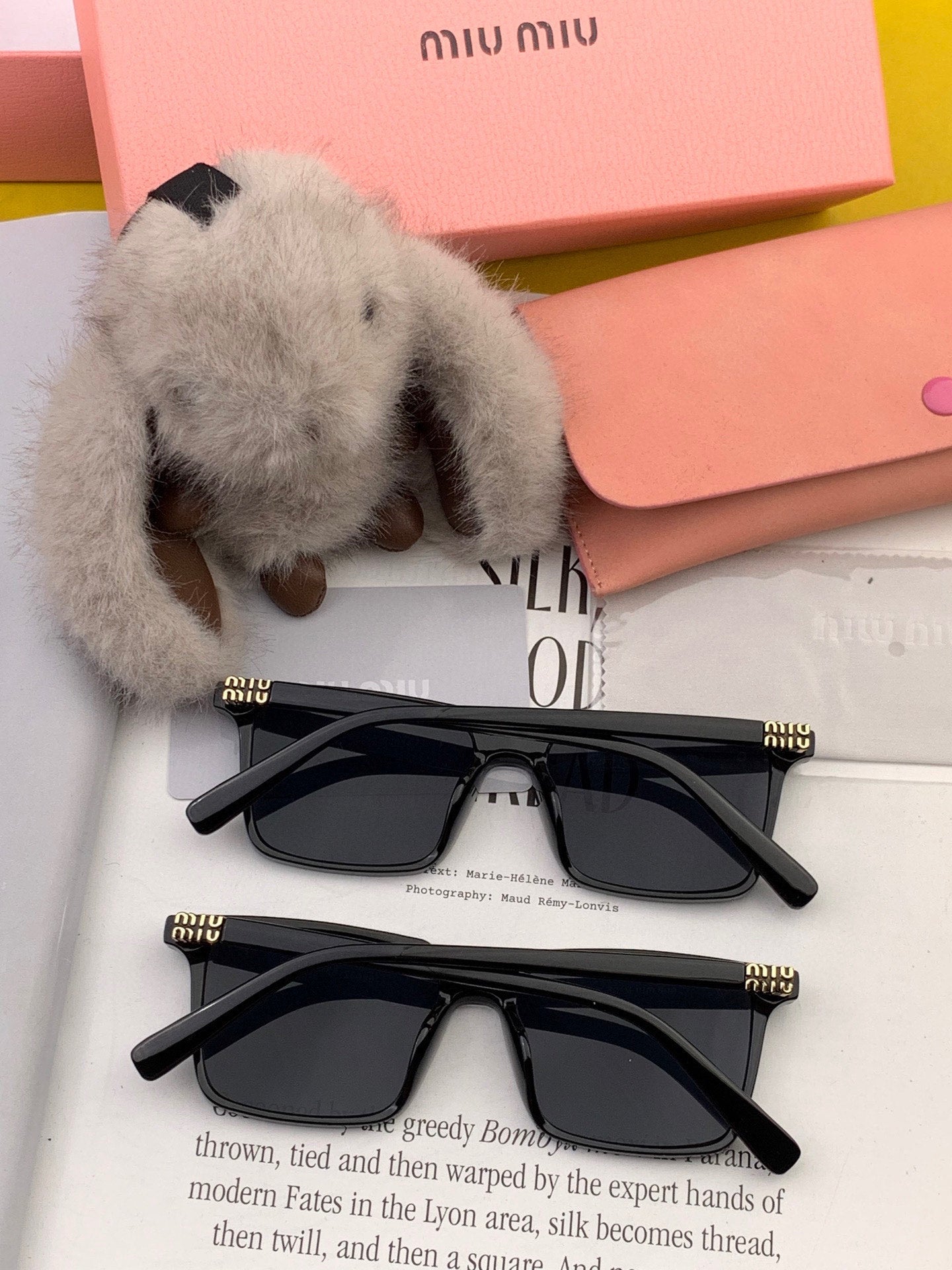 GLIMPSE SQUARE SUNGLASSES 555823 IN BLACK ACETATE