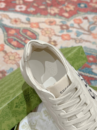 GG RHYTON TRAINER WHITE CALFSKIN WITH BEAR MOTIF