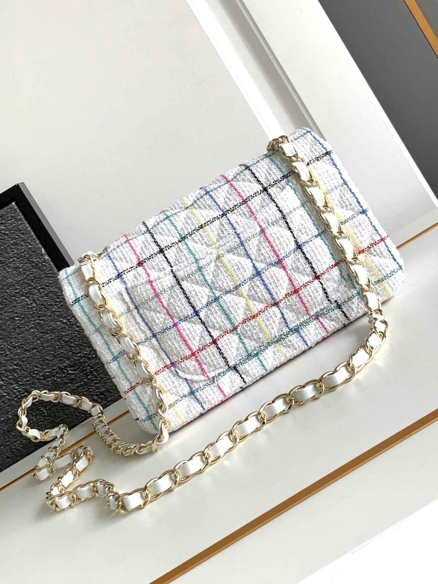 CC MEDIUM 25 FLAP BAG IN WHITE WOOL TWEED