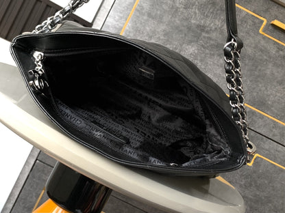 SHOULDER BAG 30 IN BLACK SOFT LAMBSKIN EMBOSSED LOGO SILVER HARDWARE
