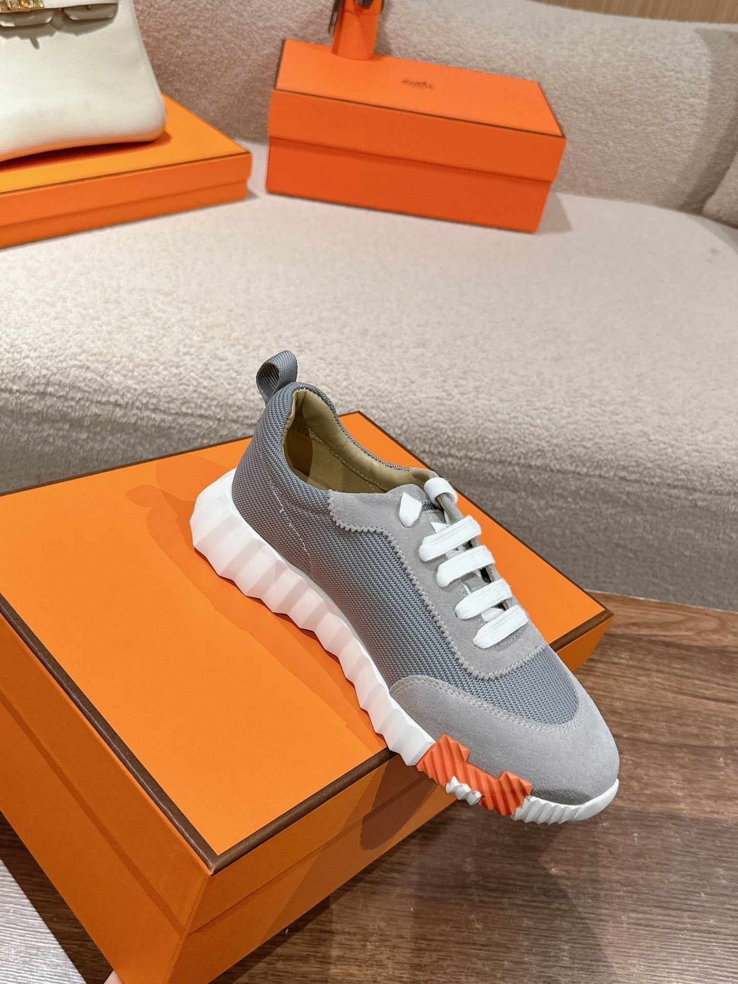 MAINLAND SNEAKER IN ASH GRAY SUEDE AND SHARK GRAY BREATHABLE MESH FABRIC