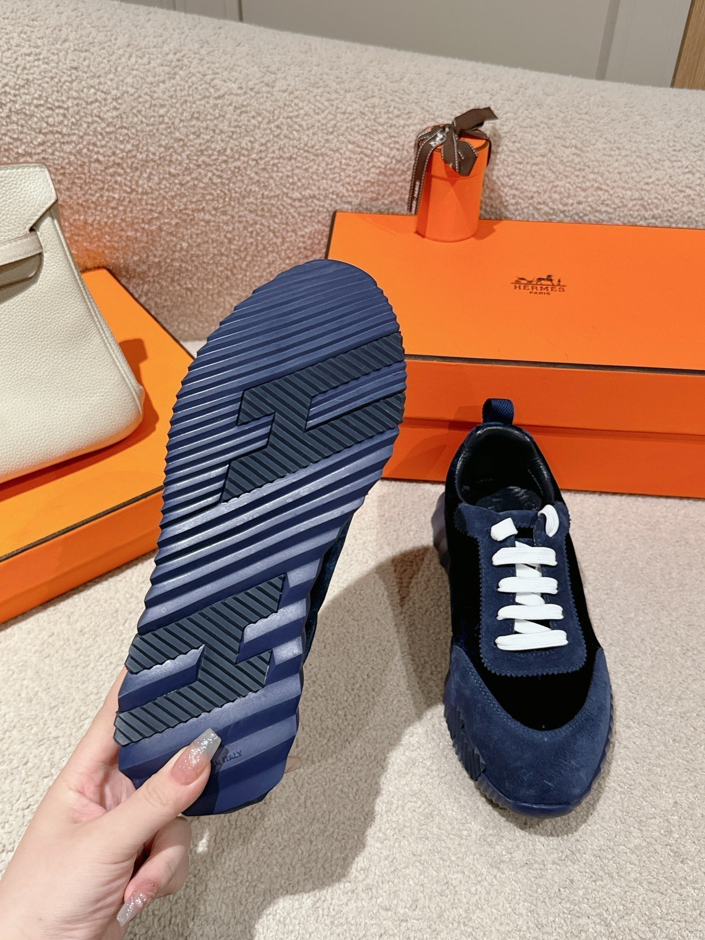 MAINLAND SNEAKER IN NAVY BLUE SUEDE AND BLACK VELVET