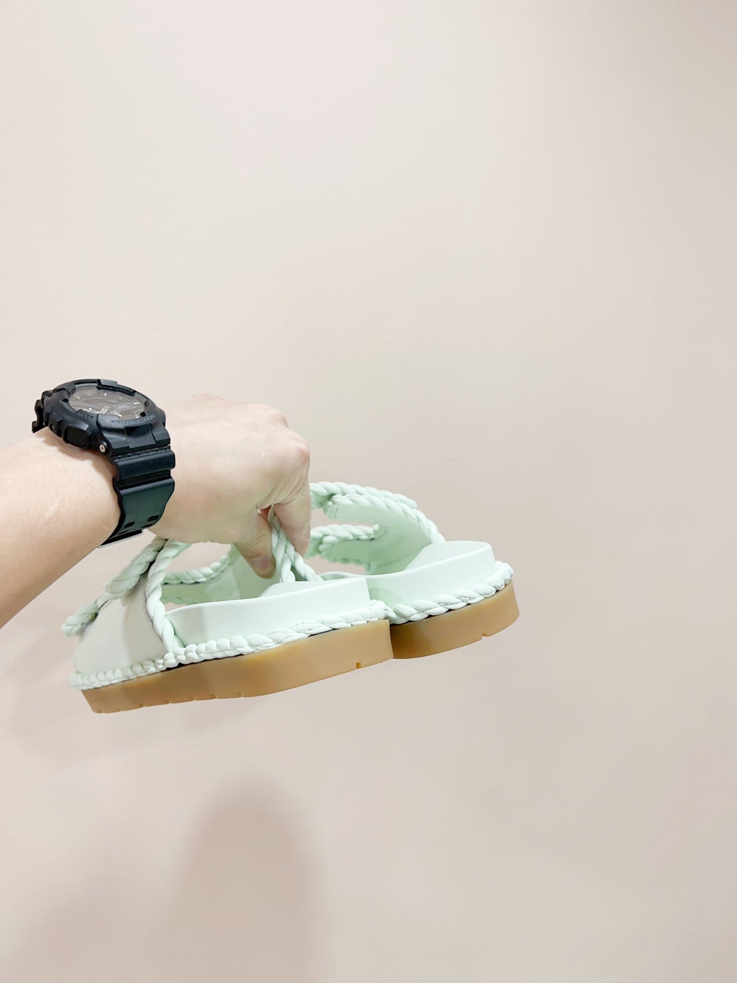 REFINED DAD SANDAL IN PISTACHIO GREEN LAMBSKIN MULE
