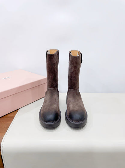 THICK-SOLED BOOTS IN COCOA BROWN SUEDE