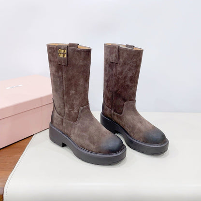 THICK-SOLED BOOTS IN COCOA BROWN SUEDE