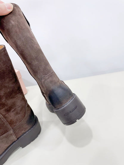THICK-SOLED BOOTS IN COCOA BROWN SUEDE