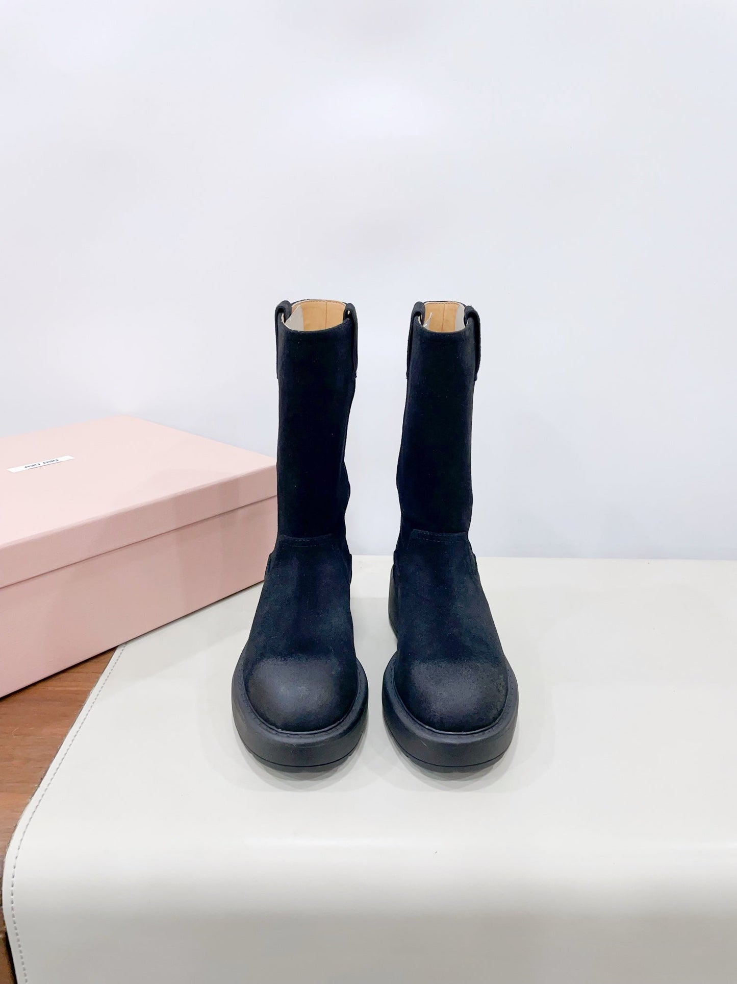 THICK-SOLED BOOTS IN BLACK SUEDE