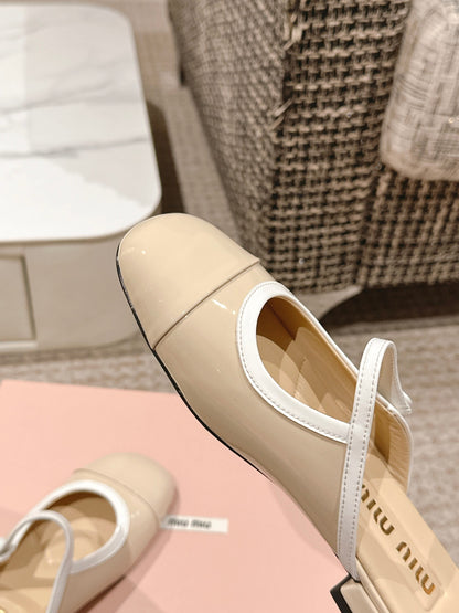 FLAT MULE IN BISQUE BEIGE PATENT CALFSKIN