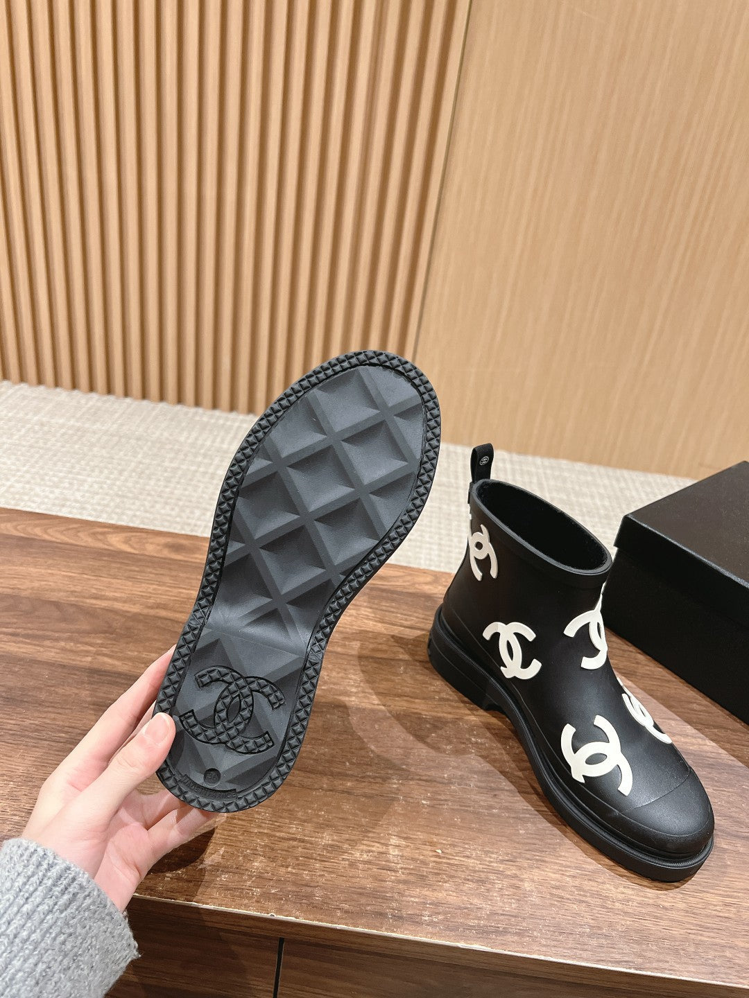 CC RAIN BOOTS BLACK TPU WITH WHITE LOGO 01