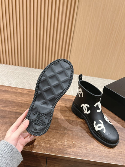 CC RAIN BOOTS BLACK TPU WITH WHITE LOGO 01