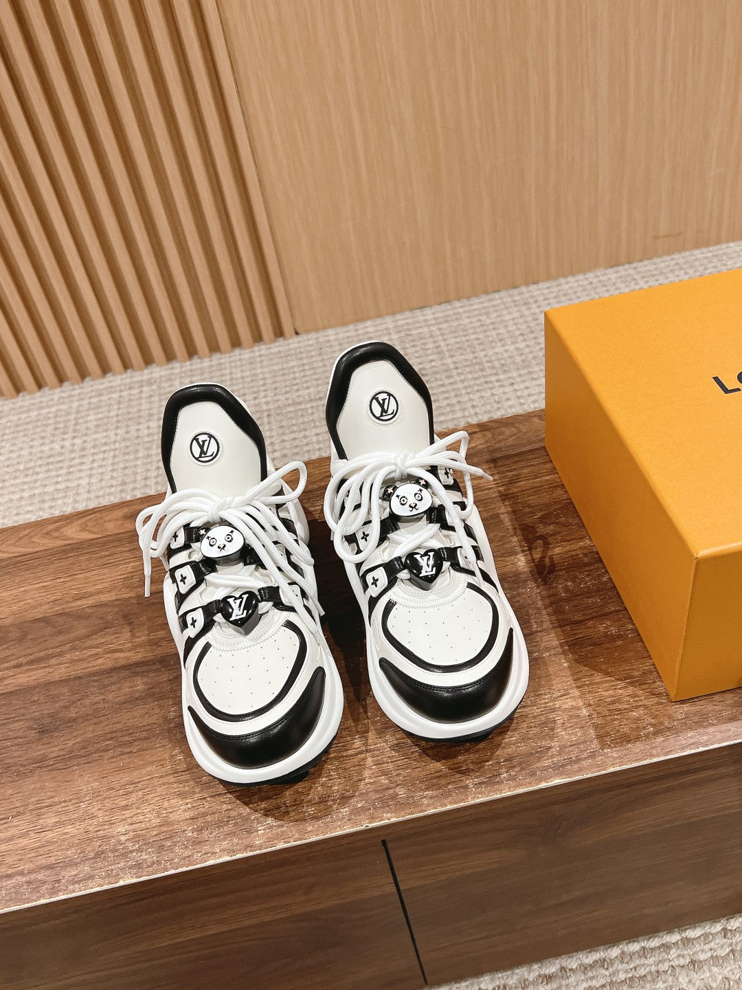 LV ARCHLIGHT SNEAKER IN WHITE MIX BLACK EMBOSSED CALFSKIN 101058