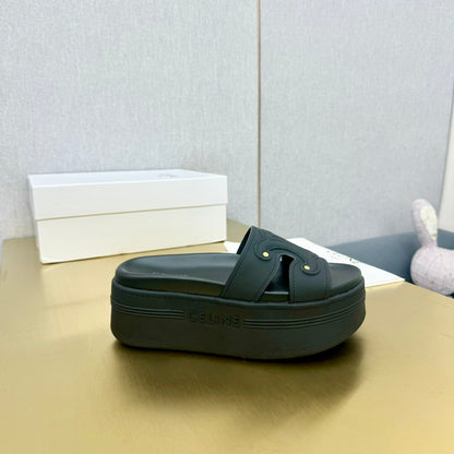 BLOCK SLIDES WITH TRIOMPHE IN BLACK SMOOTH CALFSKIN