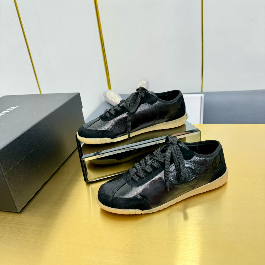 CC SNEAKER IN BLACK CALFSKIN AND SUEDE