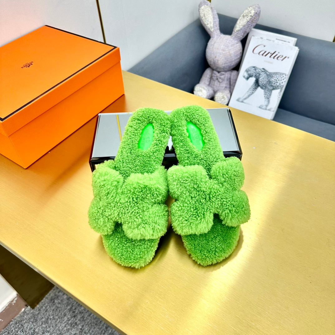 ORAN SHEARLING SANDALS CHARTREUSE GREEN