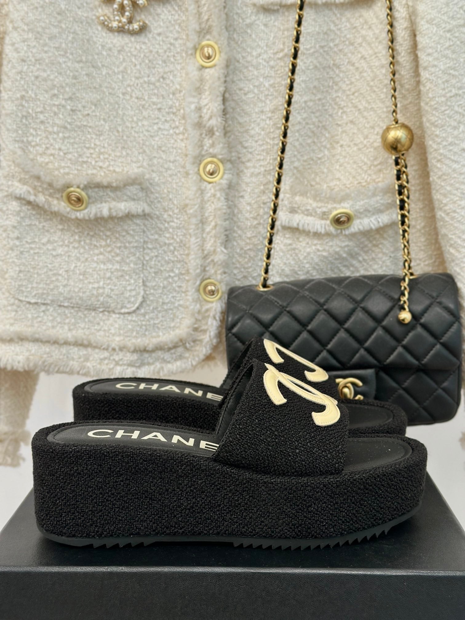 CLASSIC SLIPPERS THICK SOLE IN BLACK TWEED