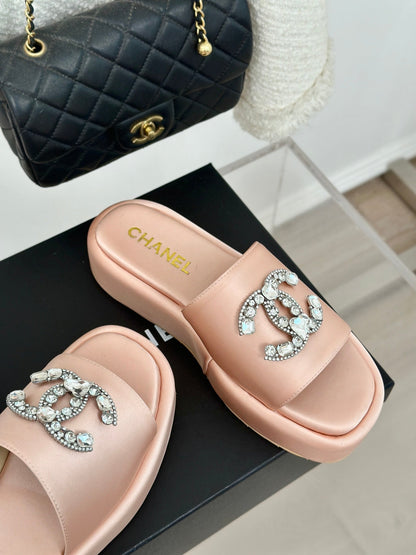 SLIPPERS THICK SOLE IN LIGHT PINK SATIN