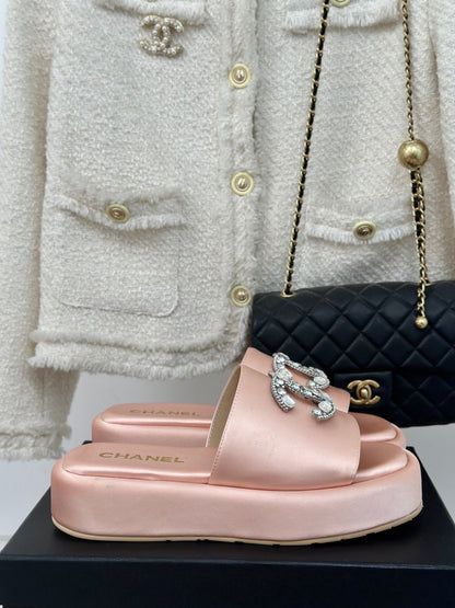SLIPPERS THICK SOLE IN LIGHT PINK SATIN