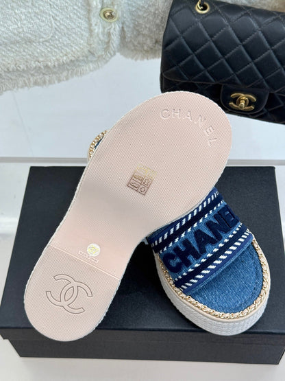 THICK SOLE WEDGE SLIPPERS IN CLASSIC BLUE DENIM FABRIC