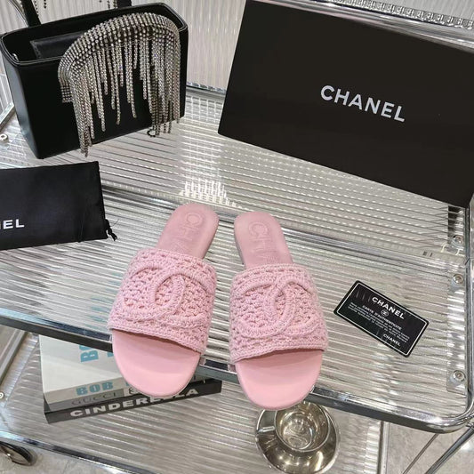 SLIPPERS LIGHT PINK SHEEPSKIN