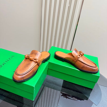 ASTAIRE MULE IN CINNAMON BROWN CALFSKIN