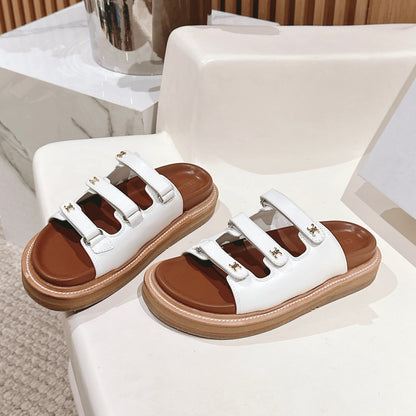 TRIOMPHE SANDALS IN WHITE CALFSKIN