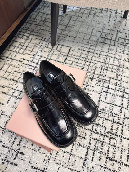 SQUARE TOE OXFORD IN BLACK SHINY CALFSKIN