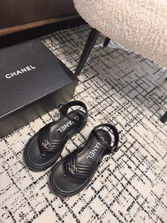 THICK-SOLED THONG SANDAL IN BLACK LAMBSKIN