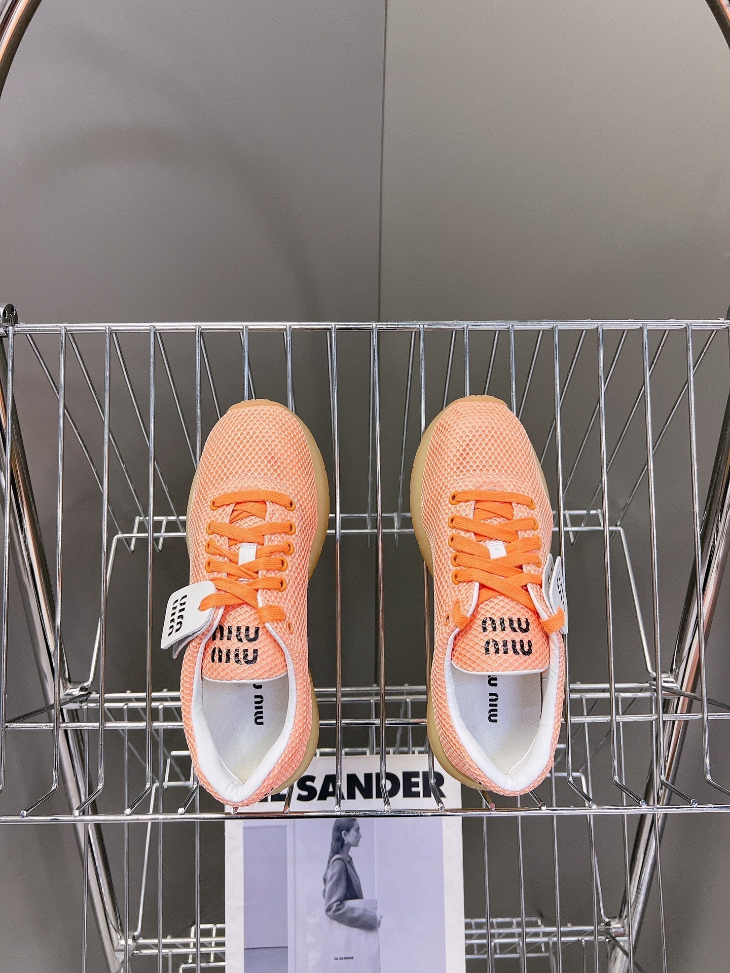 BASIC SNEAKERS IN LIGHT ORANGE MESH