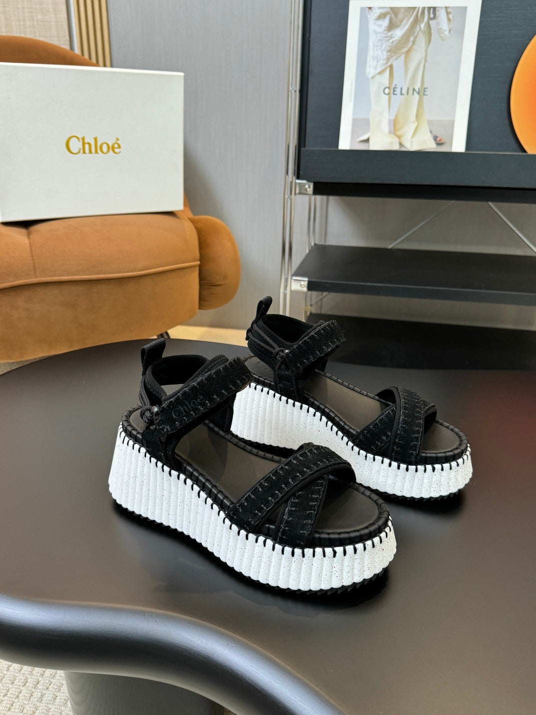 NAMA WEDGE SANDAL 8 CM IN BLACK SUEDE AND WHITE RUBBER
