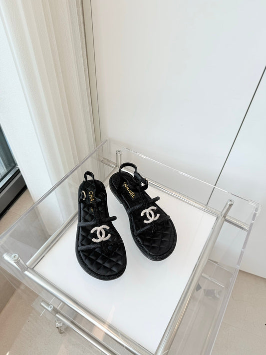 FLAT SANDALS IN BLACK SOFT LEATHER