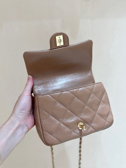 FLAP BAG WITH TOP HANDLE 19 IN BROWN LAMBSKIN GOLD HARDWARE