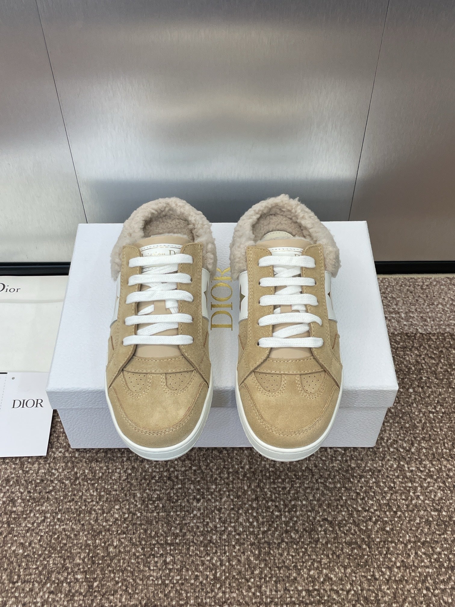 STAR SNEAKER IN CAMEL BEIGE SUEDE AND SHEARLING