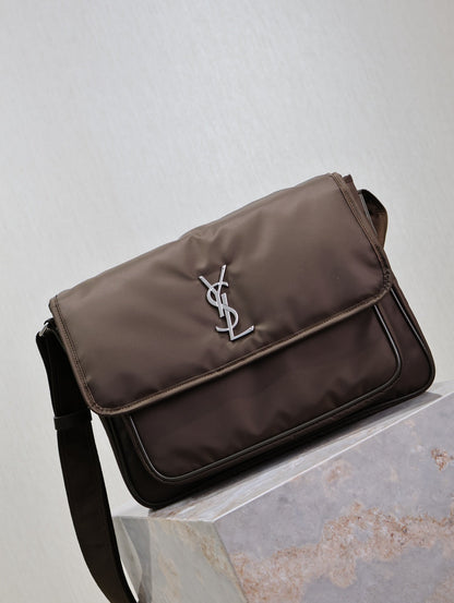 NIKI LARGE 32 IN CHOCOLATE NYLON SILVER LOGO