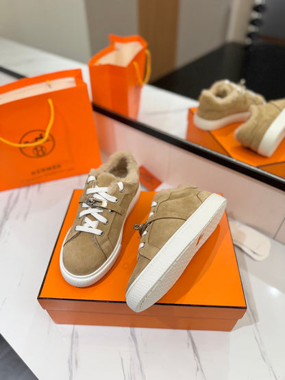 DAY SNEAKER IN TORTILLA BROWN SUEDE AND FLEECE LINING