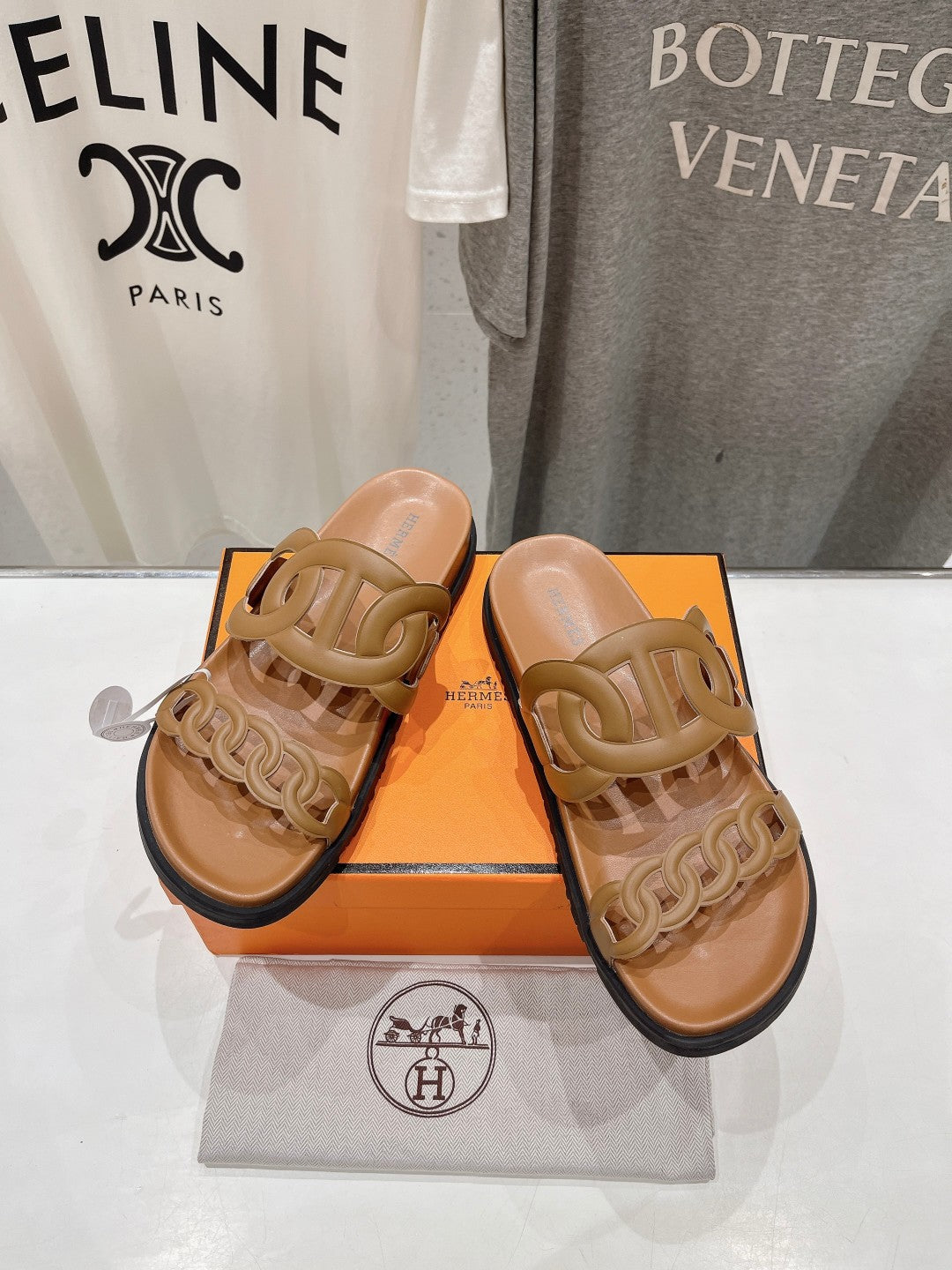 EXTRA SANDAL CARAMEL CALFSKIN