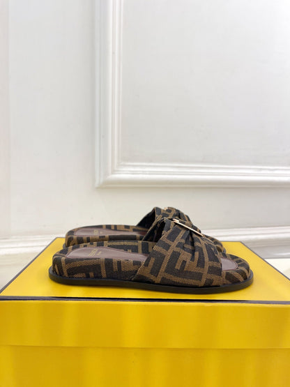 FENDI FLAT SLIPPER IN CHOCOLATE BROWN MONOGRAM JACQUARD FABRIC WITH GOLD HARDWARE