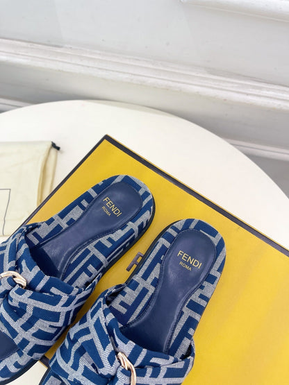 FENDI FLAT SLIPPER IN NAVY BLUE MONOGRAM JACQUARD FABRIC WITH GOLD HARDWARE