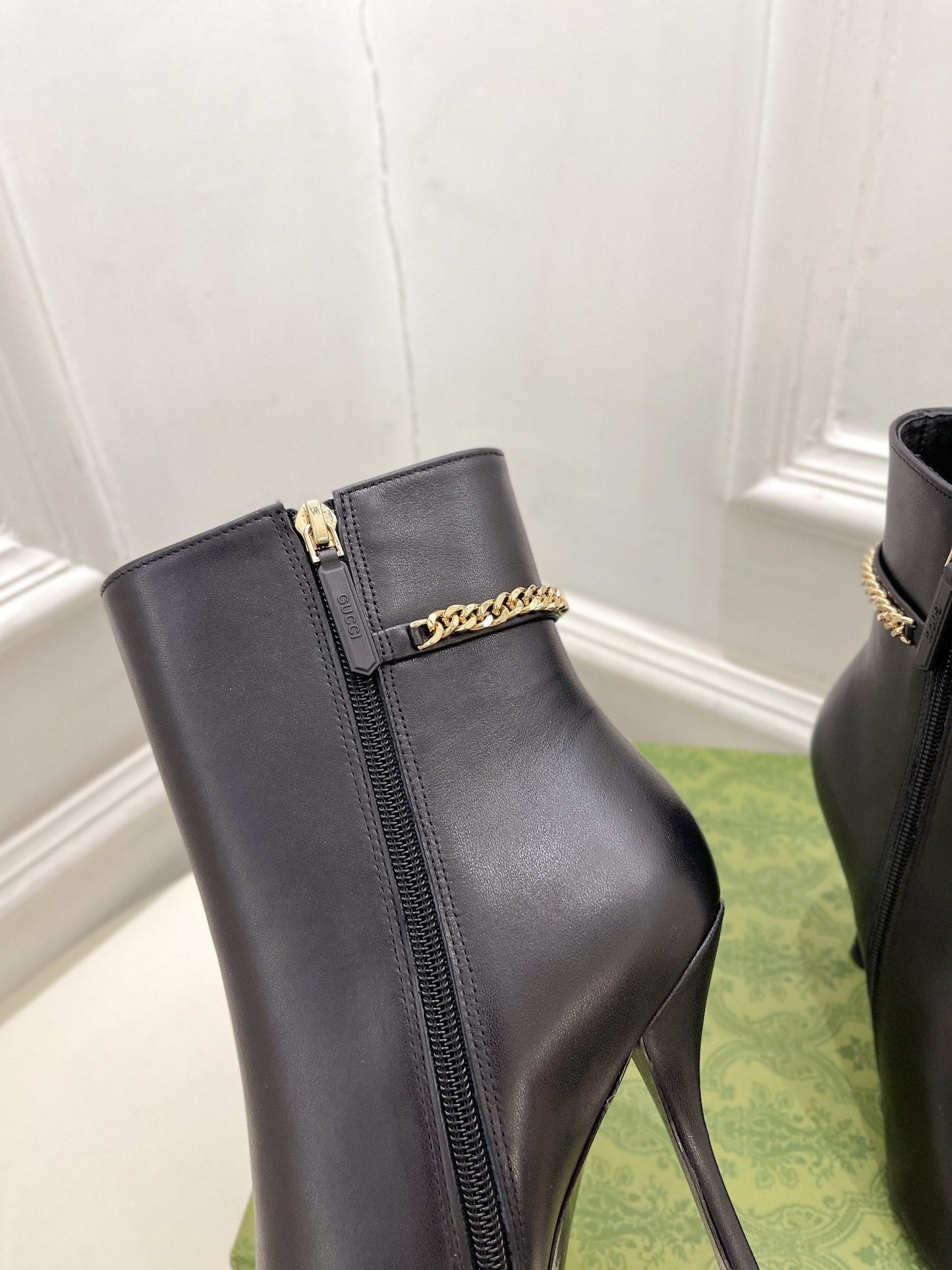 SIGNORIA SHORT BOOTS 10.5CM IN BLACK CALFSKIN