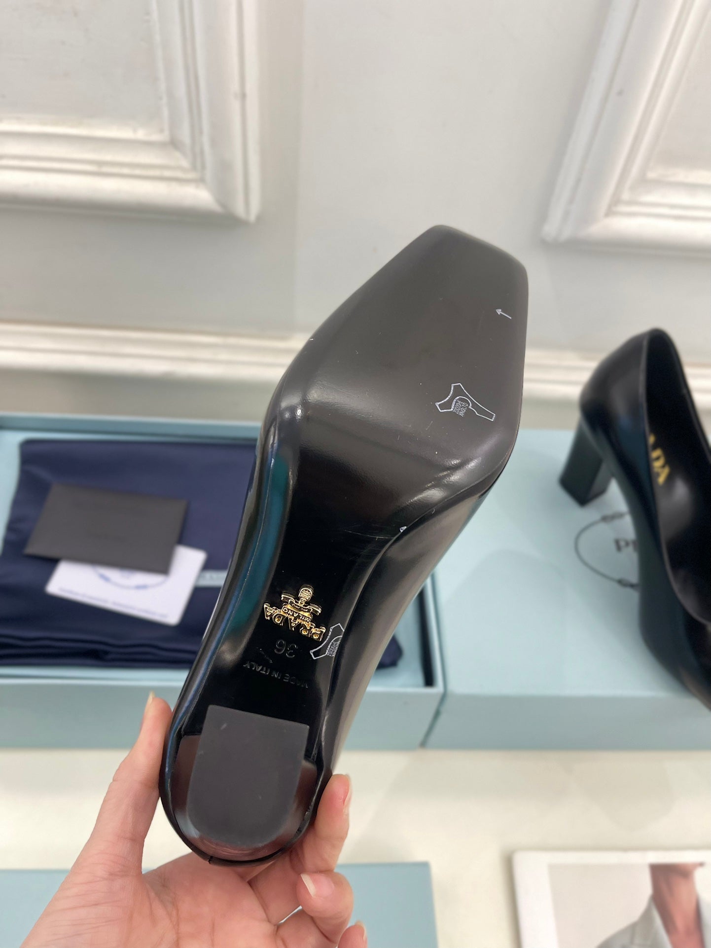 SQUARE TOE HIGH PUMPS IN BLACK SMOOTH LAMBSKIN