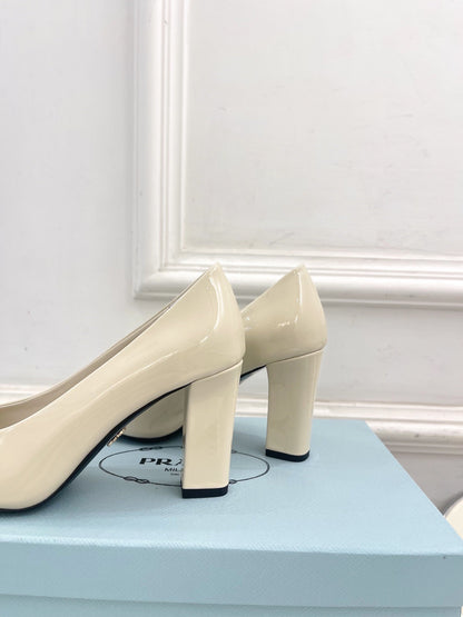 SQUARE TOE HIGH PUMPS IN WHITE GLOSSY CALFSKIN