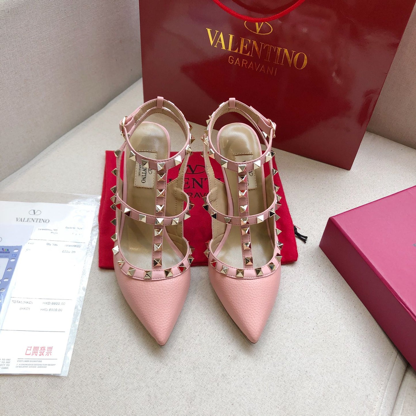 ROCKSTUD LIGHT PINK METALLIC CALFSKIN ANKLE STRAP HIGH SANDAL