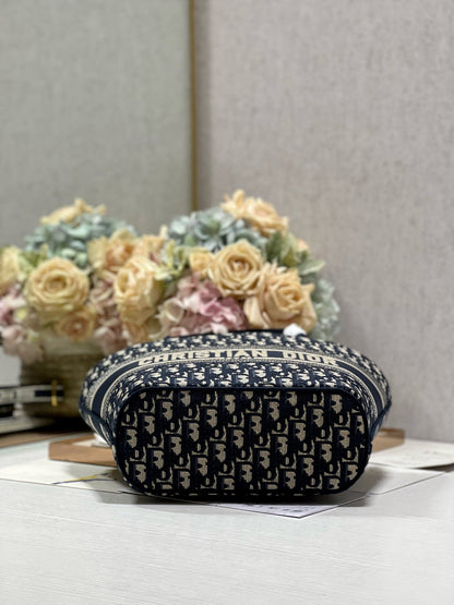 CD NEW BASKET BAG BLUE OBLIQUE EMBROIDERY